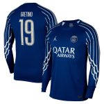 maillot fourth stadium psg jordan 2425 – manches longues avec flocage gaetino 19 Série | Maillots et Vêtements PSG Exclusifs sur PSG Shop