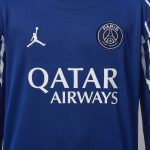 maillot fourth stadium psg jordan 2425 – manches longues – enfant Série | Maillots et Vêtements PSG Exclusifs sur PSG Shop