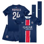 tenue domicile psg nike 2425 – jeune enfant avec flocage mayulu 24 Série | Maillots et Vêtements PSG Exclusifs sur PSG Shop